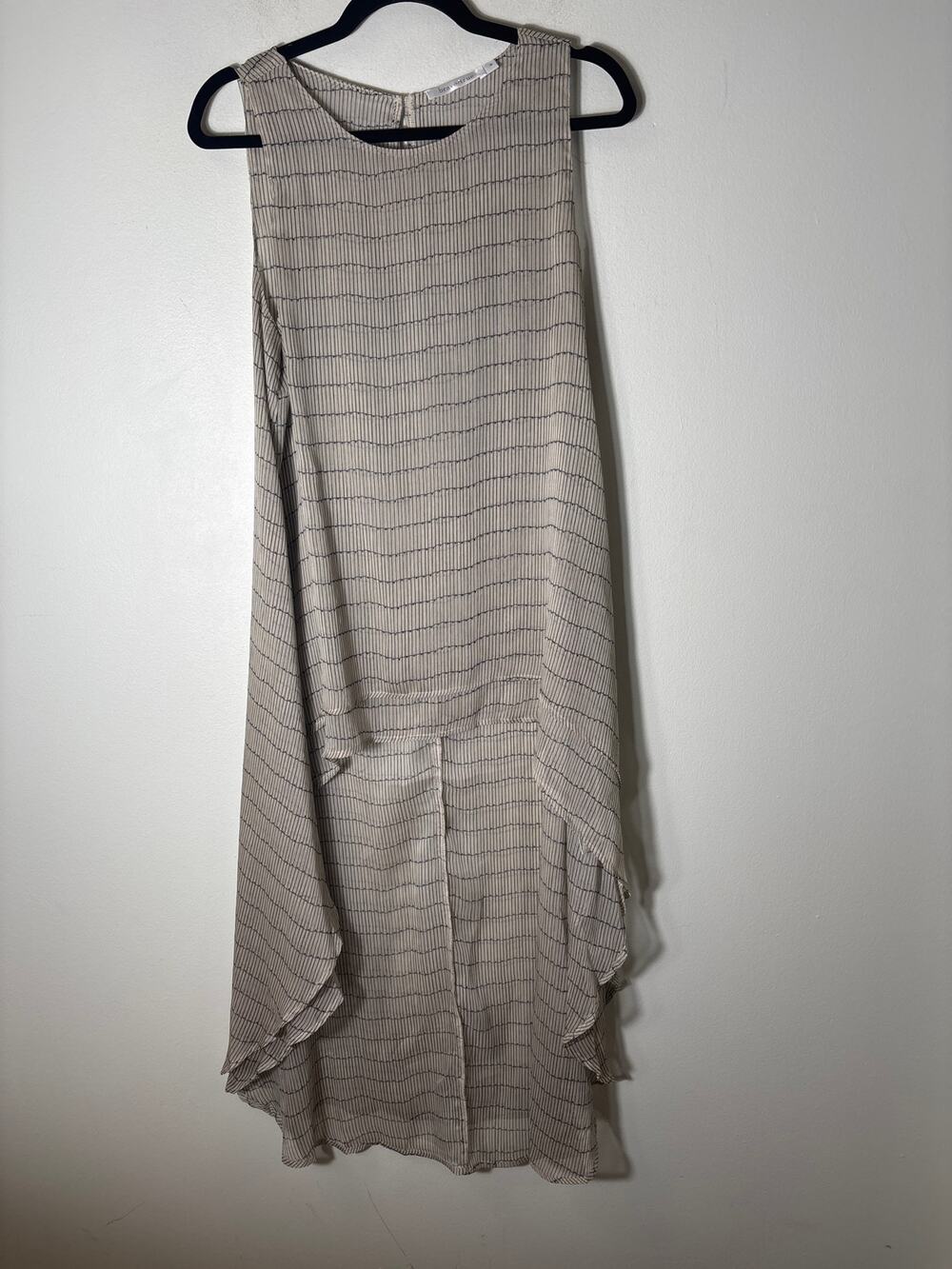 Brave+true Gray Black Sleevess Semi Sheer Hi Low Hem Shirt Sz M